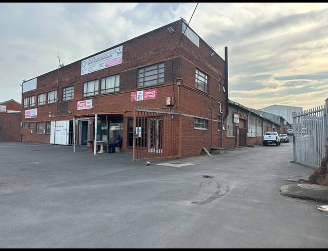 8,000M² MINI FACTORY FOR SALE IN ISIPINGO RAIL